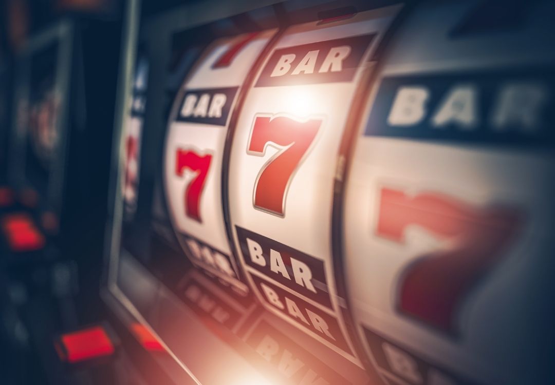 ¿Por qué son tan comunes y repetidos los números 777 en los nombres de casinos?