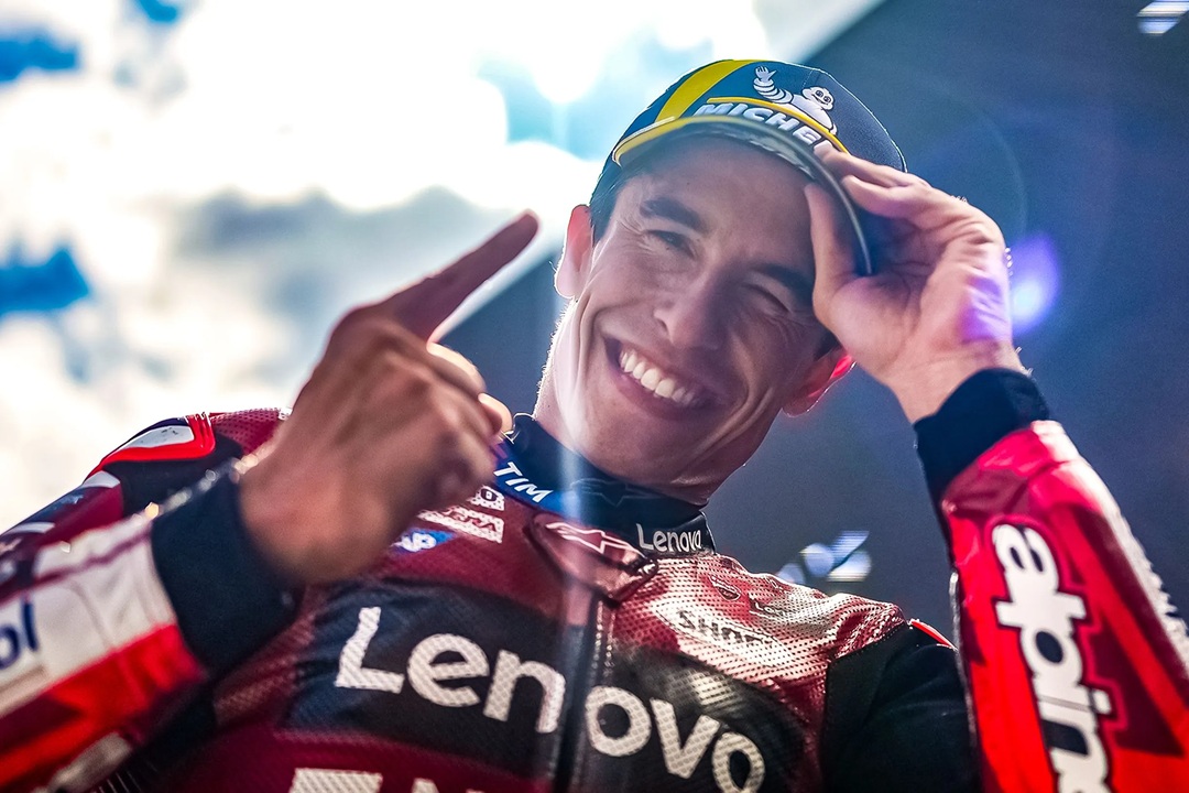 Marc Márquez regresa con fuerza, gana el Gran Premio de Hungría y suma su victoria número 100 en el MotoGP